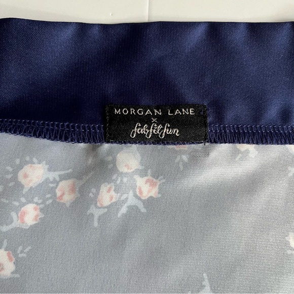 Morgan Lane Allie Robe Navy Floral Print Size: L/XL - Picture 7 of 8